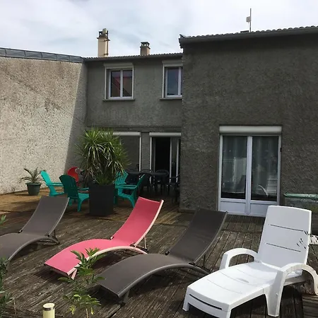 Grand Avec Piscine, Cheminée Et Terrasse Près De Lunéville, Idéal Pour Familles Et Groupes - Fr-1-584-84 *