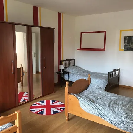 Grand Avec Piscine, Cheminée Et Terrasse Près De Lunéville, Idéal Pour Familles Et Groupes - Fr-1-584-84