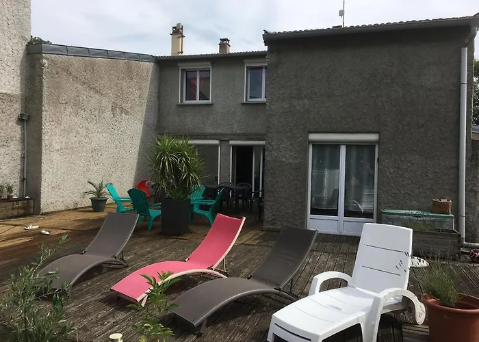 Grand Avec Piscine, Cheminee Et Terrasse Pres De Luneville, Ideal Pour Familles Et Groupes - Fr-1-584-84 *